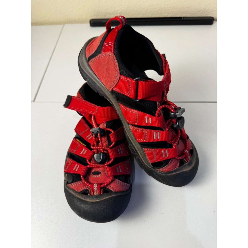 Keen Newport H2 Kids Size 3 Red Waterproof Hiking Sandals Gorpcore